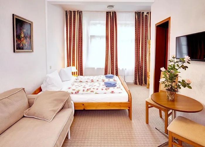 Askania Bed & Breakfast 2*