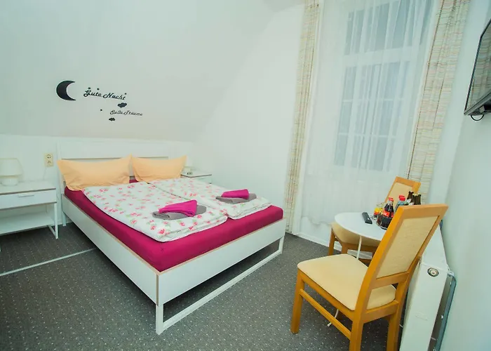 Askania Bed & Breakfast 2*