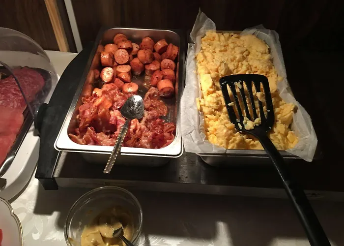 Askania Bed & Breakfast 2*